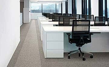 Химчистка ковролина большой площади в офисах и гостиницах